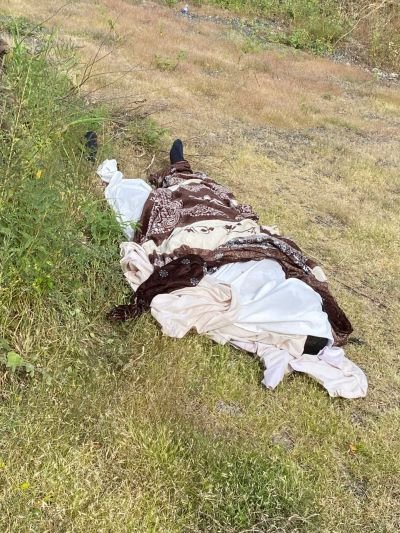 Ejecutado y envuelto en una cobija fue abandonado el cadáver de un joven en el antiguo camino hacia Acahuato