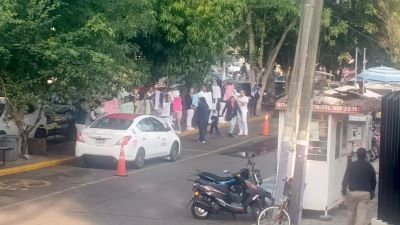 Respeto y mejores condiciones de trabajo exigieron enfermeros del turno vespertino del IMSS Zamora