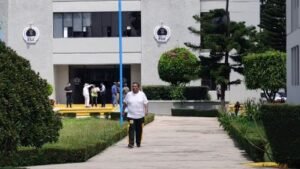 El secretario de Obras Públicas de Uruapan compareció ante la FGE en relación al homicidio de Carlos Manzo