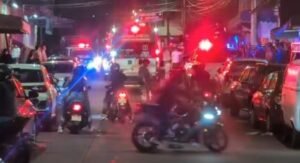 Fallece un hombre dentro de su camioneta luego de ser atacado a balazos en Uruapan