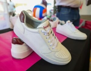Comienza entrega de 200 mil pares de tenis del programa Jalo a Estudiar, Jalo por la Paz