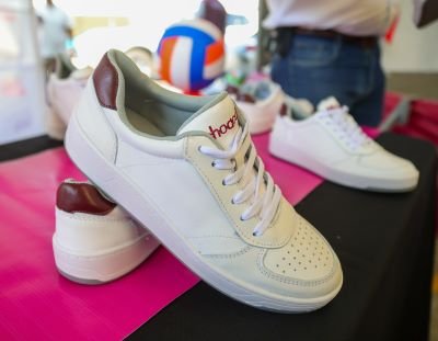 Comienza entrega de 200 mil pares de tenis del programa Jalo a Estudiar, Jalo por la Paz